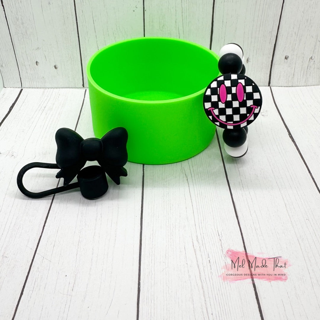 Checkered Smiley and Bow - Tumbler Accessories
