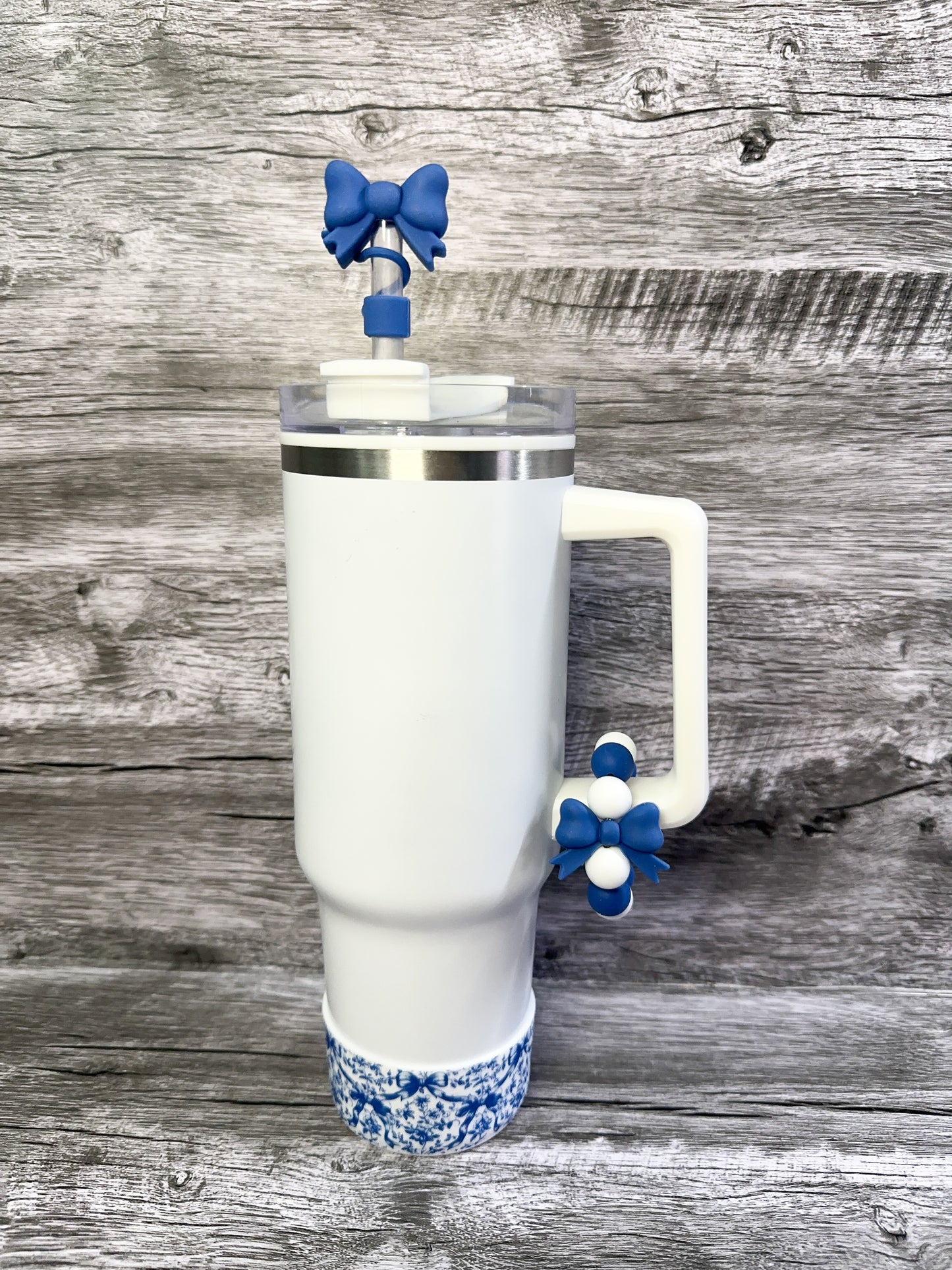 Blue Floral and Bows Tumbler Accessories
