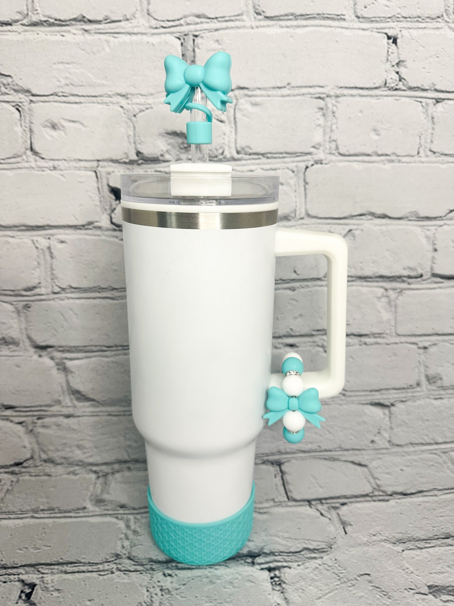 Turquoise Bows & Quatrefoil Tumbler Accessories